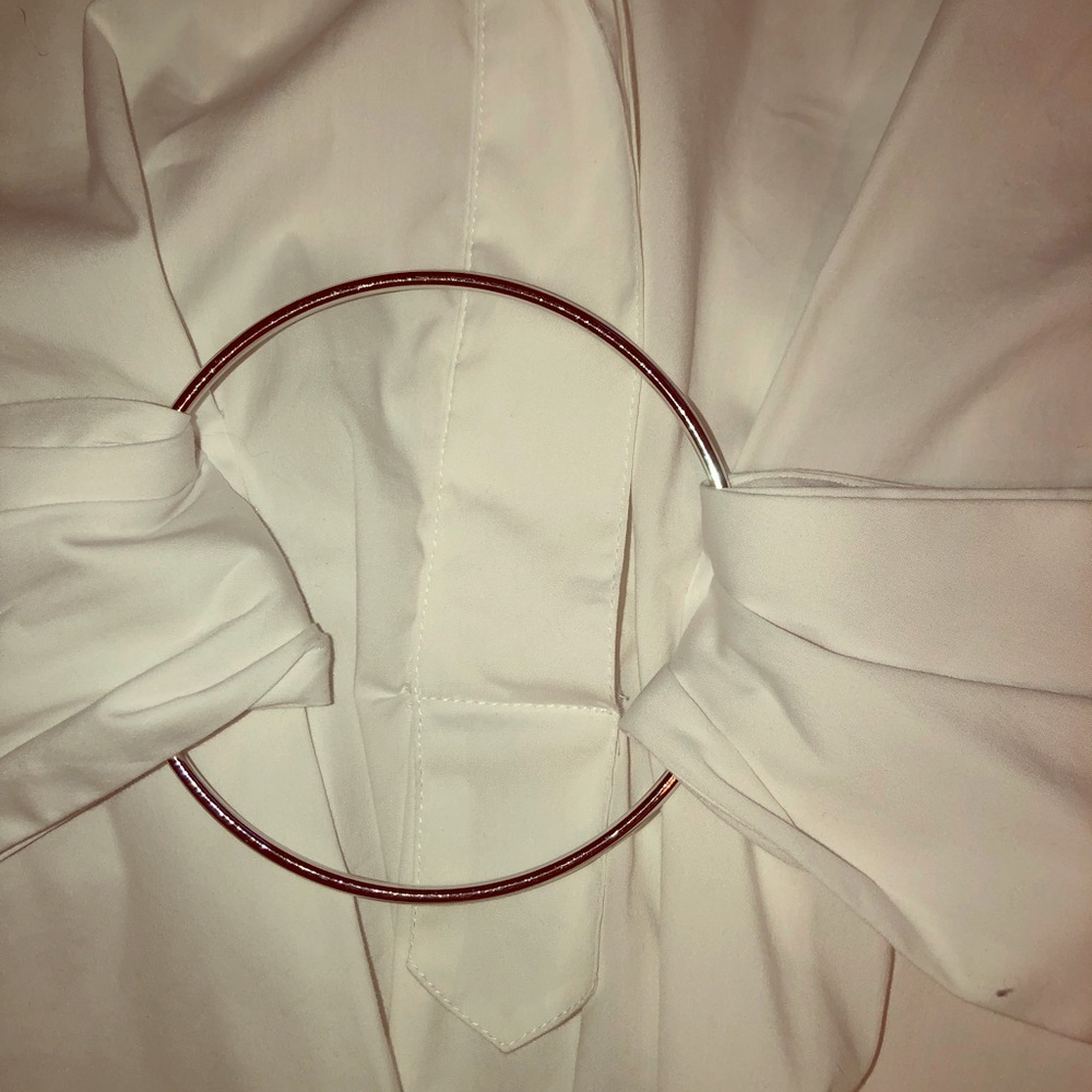 BlouseFrench cuff.Fits tailored,stretch in fabric